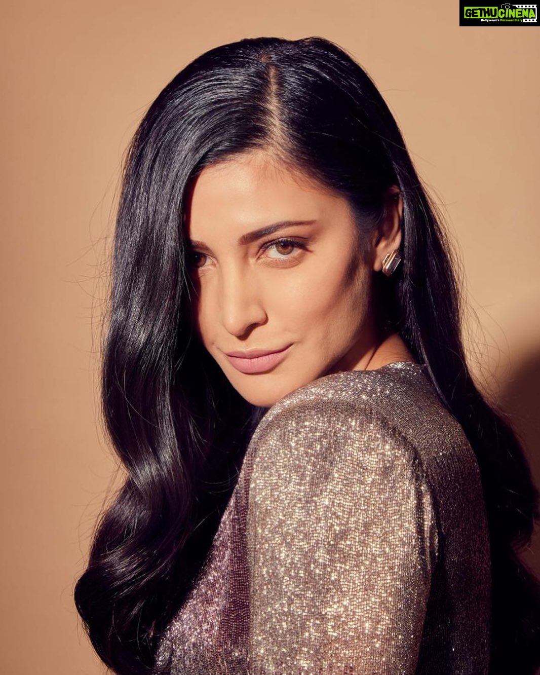 Shruti Haasan Instagram - Outfit @sunainakhera @elevate_promotions Jewellery @kohinoorjewellersagra Styled by @sukritigrover 📸 @mohitvaru hair @cristianocpereira makeup @devikajodhani