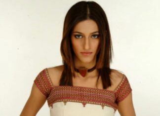 Shruti Haasan Instagram - 🤯 when I found these - my first ever modelling gig at 17 ! I look a bit 💩 and a bit ⭐️ but that’s like life isn’t it 😅 I’ve always loved working and growing , even sideways 😉 #memories #flashback