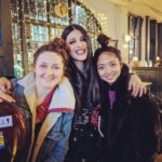 Shruti Haasan Instagram - Last show tonight 🖤 Thankyou to these two incredible women ... I’m so thankful for their talent and dedication and for making my songs come to life. I’m truly blessed 🖤 @tinakeyboards @zosia_music The Half Moon Putney
