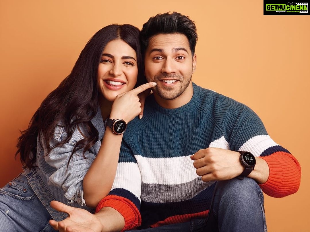 Shruti Haasan Instagram - Phone a friend from your wrist with the @Fossil Gen5! #FossilSmartwatch @varundvn