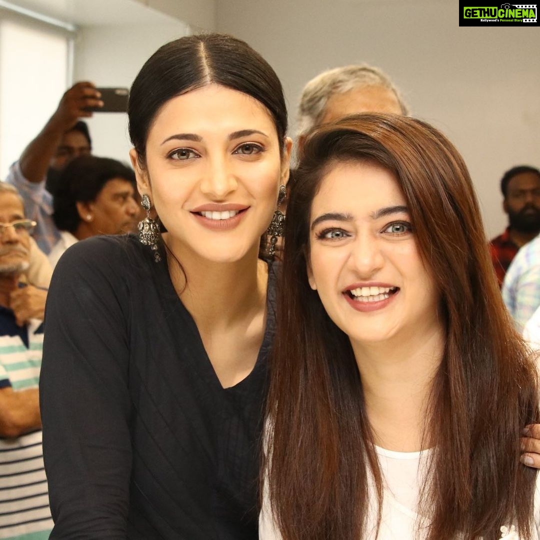 Shruti Haasan - 467.1K Likes - Most Liked Instagram Photos