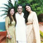 Shruti Haasan Instagram - Happy birthday Bapuji @ikamalhaasan ❤️ such a special birthday marking 60 years of your work in cinema , we get to go back to paramakudi we get to celebrate atthis life as well and most importantly we get to be a part of your very special life :) love you lots pappa