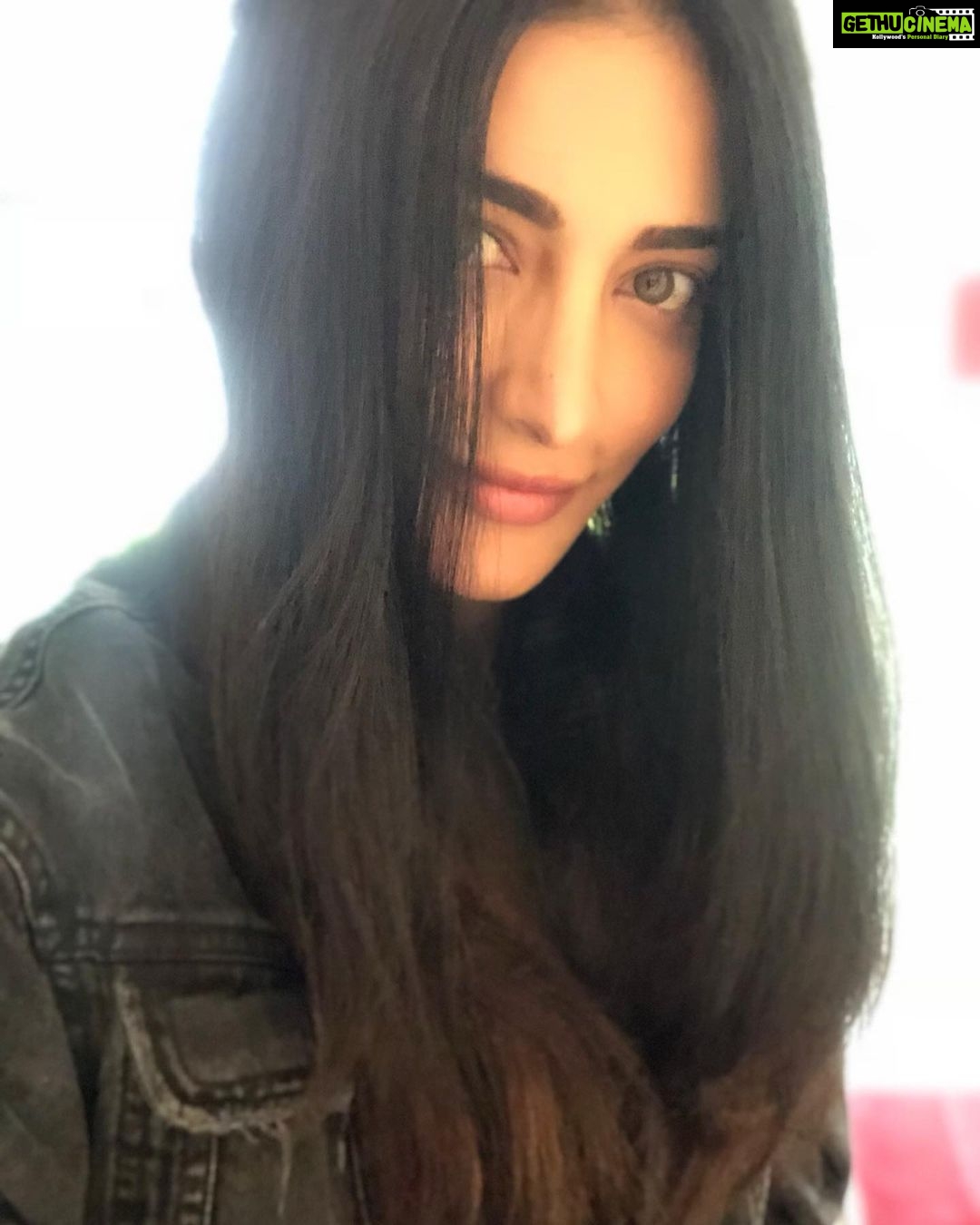 Shruti Haasan Instagram - Bye bye Budapestš¤ Thankyou for the best memories #itsawrap #londoncalling
