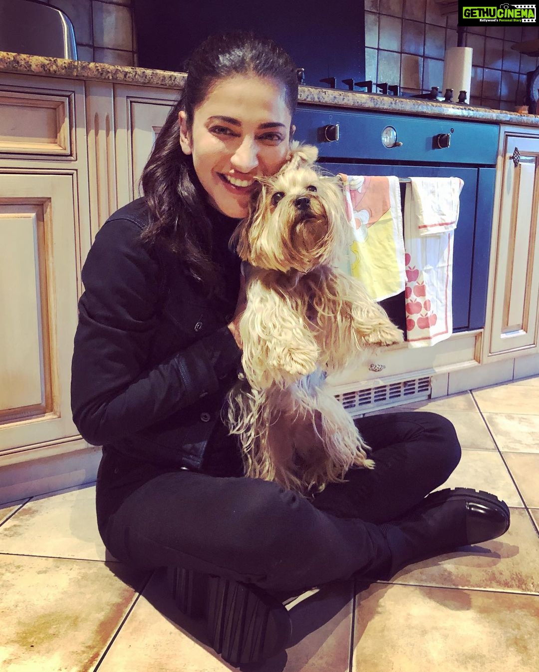 Shruti Haasan Instagram - Happiness between shots with this cutie suki 💕❤️💕 Budapest, Hungary