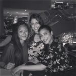 Shruti Haasan Instagram - Our last evening together 🖤 ladies it’s been so so lovely knowing you ! I always feel blessed to meet strong and wonderful women who I can learn more from 🖤 till we meet again ... @__helenetran__ @caitlindechelle
