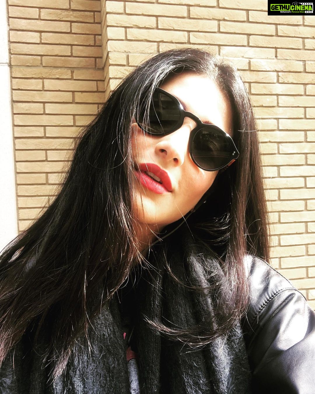 Shruti Haasan Instagram - Be still my heart .. 🖤 #London #secondhome #music