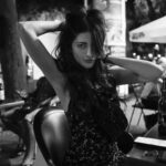 Shruti Haasan Instagram - Headed into the weekend like ..... 🖤 📸 @mrjames.harris #blackandwhite #weirdoposes #fun #londoncalling