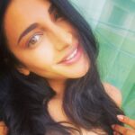 Shruti Haasan Instagram - Happy weekend lovelies !! 💕