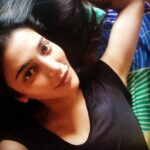 Shruti Haasan Instagram - The Sunday vibe before the madness begins again !! Mani pedi pamper myself day 🤩 #girltime #chill #nomakeupkindofday #backtomumbai❤️