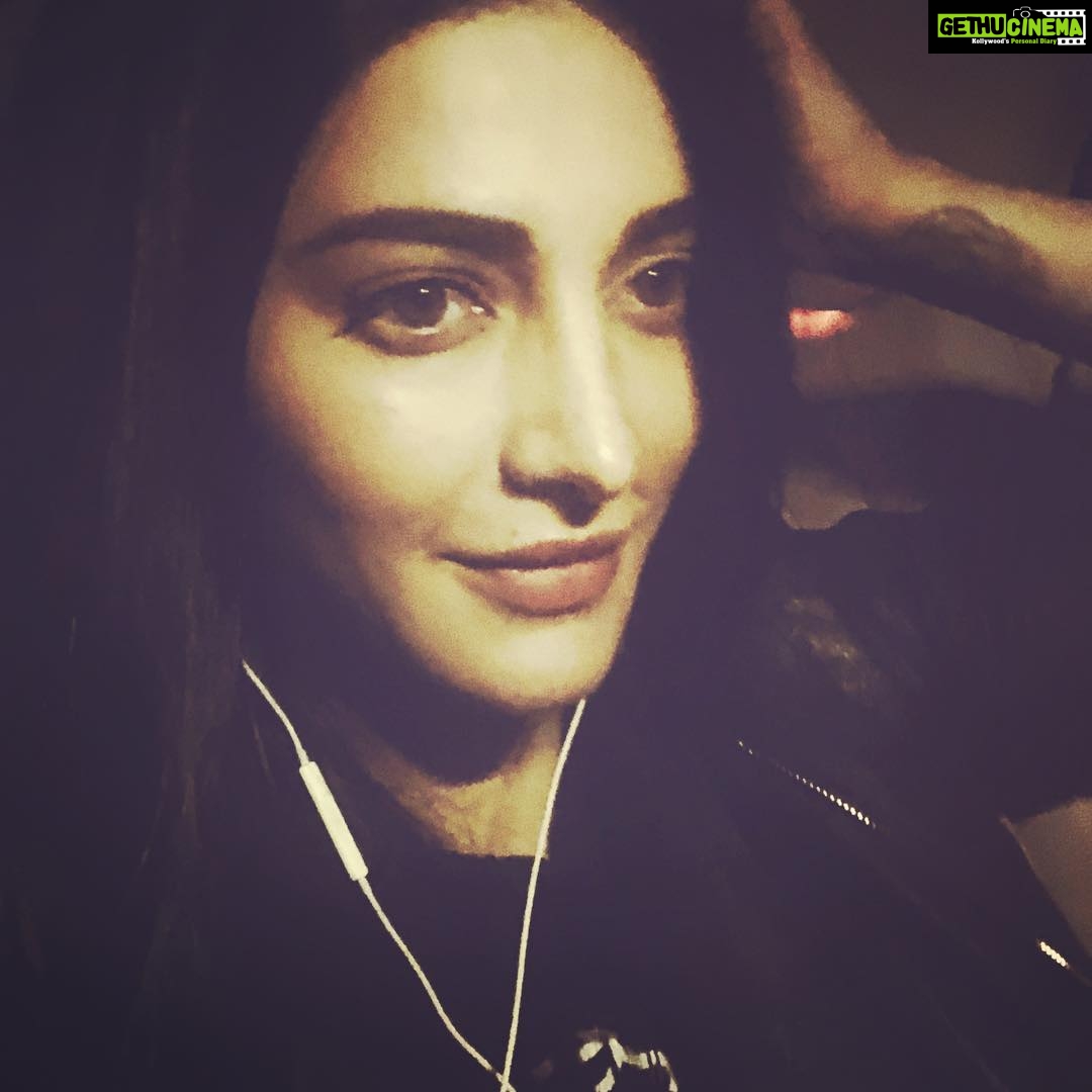 Shruti Haasan Instagram - Happy me because I’m here to perform In gorgeous kochi !!!! #lovethisplace #showtime #green #nature #beauty