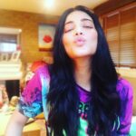 Shruti Haasan Instagram – Big kiss for you London ❤️ headed Back to India for some more exciting work 💖 #travelingalways #lovemylife