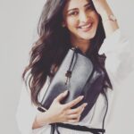 Shruti Haasan Instagram - Reason #81 as to why I love my Maya crossbody so much: It puts the laidback in ‘ladylike’. #FossilStyle @fossil 💙