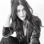 Shruti Haasan Instagram - Hello lovelies I’m playing @troubadourlondon on Friday the 25th and would love love to see you see me there 😁 excited to share my new original music 💕 tell your friends tell your neighbours !!! to book your tickets please go to the link in my bio - see you soon xx 🎵 🎤 🎹 🎻 photo: @marvinjarrett London, United Kingdom