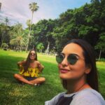 Sonakshi Sinha Instagram - Reunited ❤️ @smehraa #bffs #soulsisters #chillers #thegoodlife #sonastravels Sydney Hyde Park