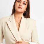 Sonakshi Sinha Instagram - Chic? Styled by @mohitrai with @shubhi.kumar (tap for deets) Photographed by @shivamguptaphotography Makeup by @savleenmanchanda Hair by @themadhurinakhale