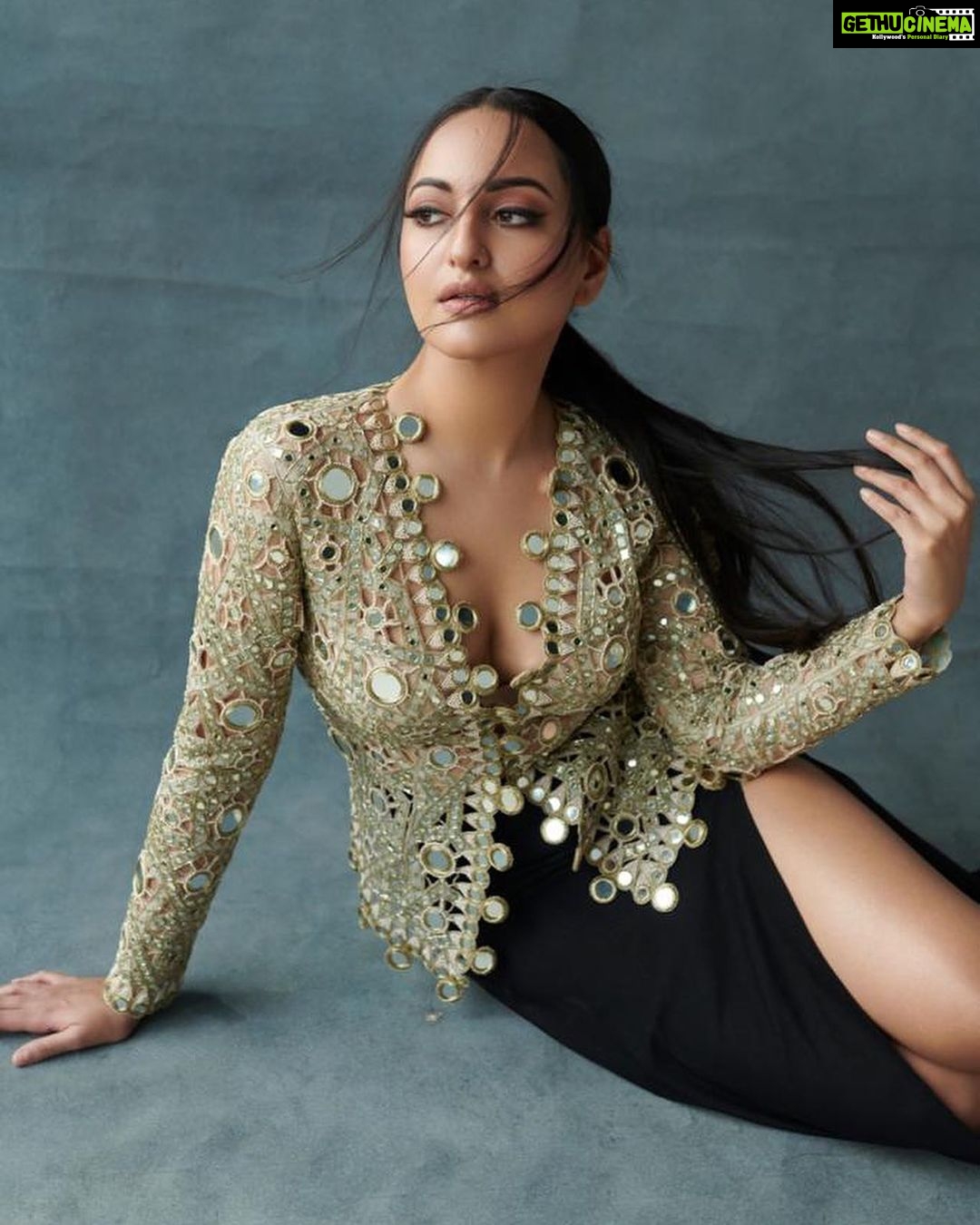 Sonakshi Sinha - 585.3K Likes - Most Liked Instagram Photos
