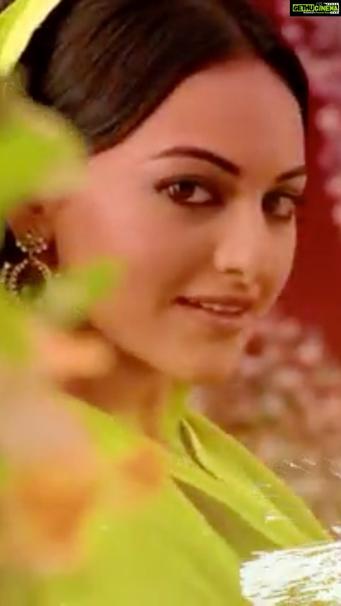 Sonakshi Sinha Instagram - I cant believe its been 10 whole years since i first appeared on the silver screen. I remember being so unsure if this is really what i even wanted to do... but you know what erased all that doubt? The love I received from all of YOU! Your love encouraged me, your criticism pushed me to do better. My hard work sustained me, and my respect for my work nudged me forward. My enthusiasm on set aided me, my hunger to learn propelled me. Here i am, 10 years down the line, so grateful for every film, every experience - good or bad, every person i have ever worked with! Thank you! Thank you to this industry, thank you to my audience, and thank you universe! This is just the beginning...