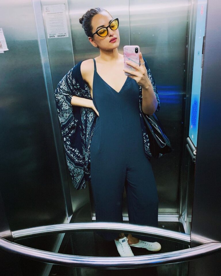 Sonakshi Sinha Instagram - This day last year. When #ootd’s and elevator selfies were a thing 😂