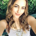 Sonakshi Sinha Instagram - Remember when i was blonde?? 😂#flashbackfriday