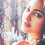 Sonakshi Sinha Instagram - Eid Mubarak! The world needs love and compassion more than ever now... pray for all those who need it! Dua mein yaad rakhna ❤️