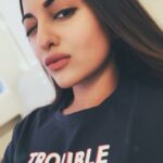 Sonakshi Sinha Instagram – Stay home, stay out of trouble. Basically. #stayhomestaysafe #chupchaapgharpebaitho #lifeinthetimeofcorona