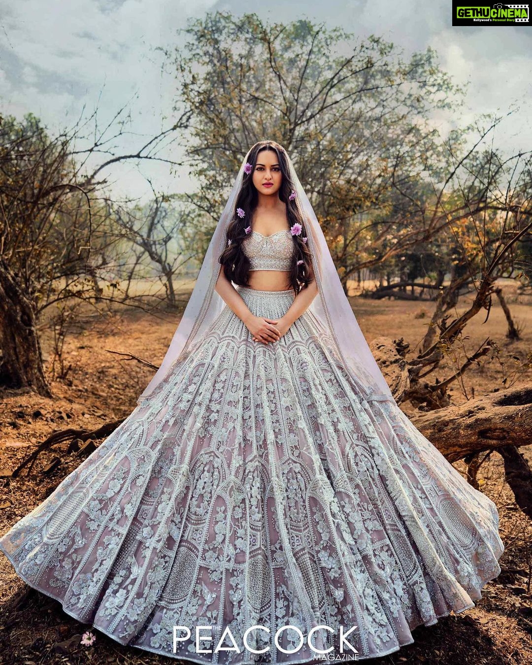 Sonakshi Sinha Instagram - @thepeacockmagazine_ @falgunishanepeacockindia @avigowariker @mohitrai @themadhurinakhale @heemadattani