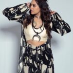 Sonakshi Sinha Instagram - कौन बोला रे??? #dabangg3 promotions styled by @mohitrai @miloni_s91 (tap for deets). Hair by @themadhurinakhale, makeup @heemadattani and photos by @saurabhdalvi_photography 🖤