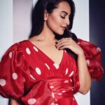 Sonakshi Sinha Instagram - Polka dots!!! For episode 5 of @myntrafashionsuperstar! Styled by @mohitrai @miloni_s91 (tap for deets), hair by @themadhurinakhale, makeup @mehakoberoi and photos by @kadamajay ❤️