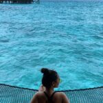 Sonakshi Sinha Instagram - Should’ve been under the Maldivian sun, but we got some rain instead!! No problem because @jumeirahvittaveli makes the waiting inside worth it too!! Love being back in my favorite place in the whole wide world!!! #jumeirahvittaveli #everythingcloser Jumeirah Vittaveli
