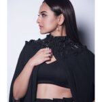 Sonakshi Sinha Instagram - 🖤 Styled by - @mohitrai (tap for deets), hair by @themadhurinakhale, makeup by @heemadattani and Photographs by @rishabhkphotography!
