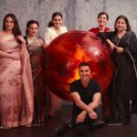 Sonakshi Sinha Instagram - It’s time to launch the first track, #DilMeinMarsHai. Releasing today. Stay tuned. #MissionMangal @akshaykumar @balanvidya @taapsee @sharmanjoshi @nithyamenen @iamkirtikulhari @foxstarhindi #HopeProductions #JaganShakti @zeemusiccompany