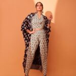 Sonakshi Sinha Instagram - #MilMahiya on #DanceDeewane3 Styled by @mohitrai Photographed by @tejasnerurkarr Makeup by @heemadattani Hair by @themadhurinakhale