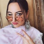 Sonakshi Sinha Instagram – Vote kiya kya??? #mumbaikarvotekar