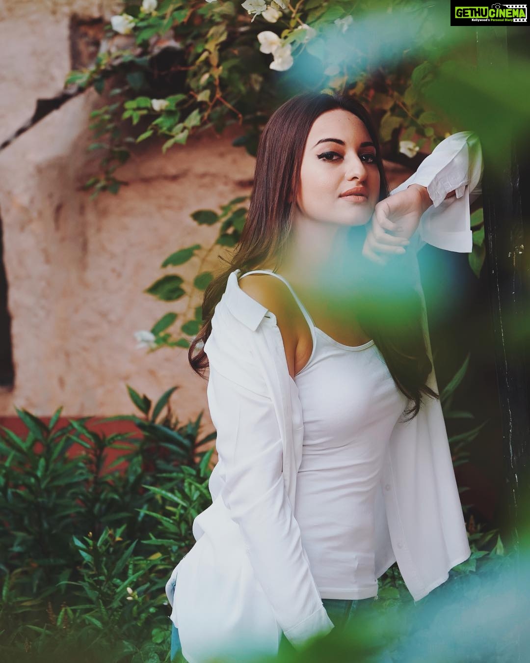 Sonakshi Sinha - 549.5K Likes - Most Liked Instagram Photos