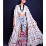 Sonakshi Sinha Instagram – Yesterday for #Superdancer for #Kalank promotions! Styled by @mohitrai (tap for deets) makeup by @mehakoberoi, hair by @themadhurinakhale ❤️ thanks for these pictures @khushghulati!