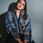 Sonakshi Sinha Instagram - Denim day out! Styled by @mohitrai with @shubhi.kumar Assisted by @tarangagarwal_official (tap for deets) Photographed by @kadamajay Makeup by @heemadattani Hair by @themadhurinakhale