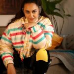 Sonakshi Sinha Instagram - Ek bomb cheez aa rahi hai… isiliye bomber jacket pehna hai! #StayTuned to find out more! #ComingSoon @bgbngmusic @raashisood @moca.studio @gauravxwadhwa