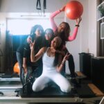 Sonakshi Sinha Instagram - The #pilatesgirls here to give you some #mondaymotivation! Find your squad, motivate each other and go hit your goals! @sanamratansi @namratapurohit @vanturiulia ❤️