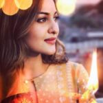 Sonakshi Sinha Instagram - Happy Diwali everyone! May you receive all the love and light in the world that you deserve ✨ #diwali2018 #happydiwali