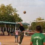 Sonakshi Sinha Instagram - Volleying some with the soldiers!!! Thanks @ndtv for this amazing opportunity! #sportsgirlforlife #volleyball #jaijawaan #bhuj