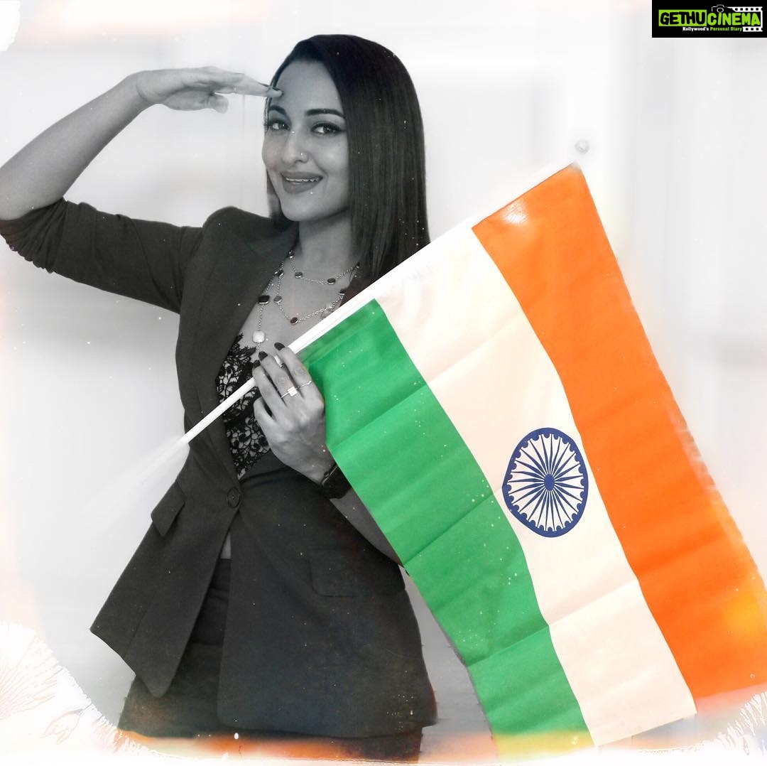 Sonakshi Sinha Instagram - Happy Independence Day! #JaiHind