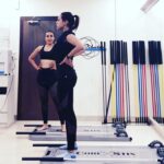 Sonakshi Sinha Instagram - Back to the grind! These #corestix are Hard-CORE! Simple to look at, tough to do! But @namratapurohit and i love it! #mondaymotivation #pilatesgirl #coreworkout