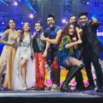 Sonakshi Sinha Instagram - What a journey, what a blast, what a tourrrrr!!!! Thanks to all these amazing people i got to share the stage with, and everyone who came out to watch us! We are DABANGG!!!!!! #dabanggtourreloaded
