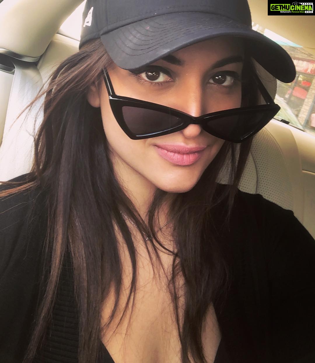 Sonakshi Sinha Instagram - Heres looking at you Washington! See you on July 6th for the #dabanggtourreloaded!