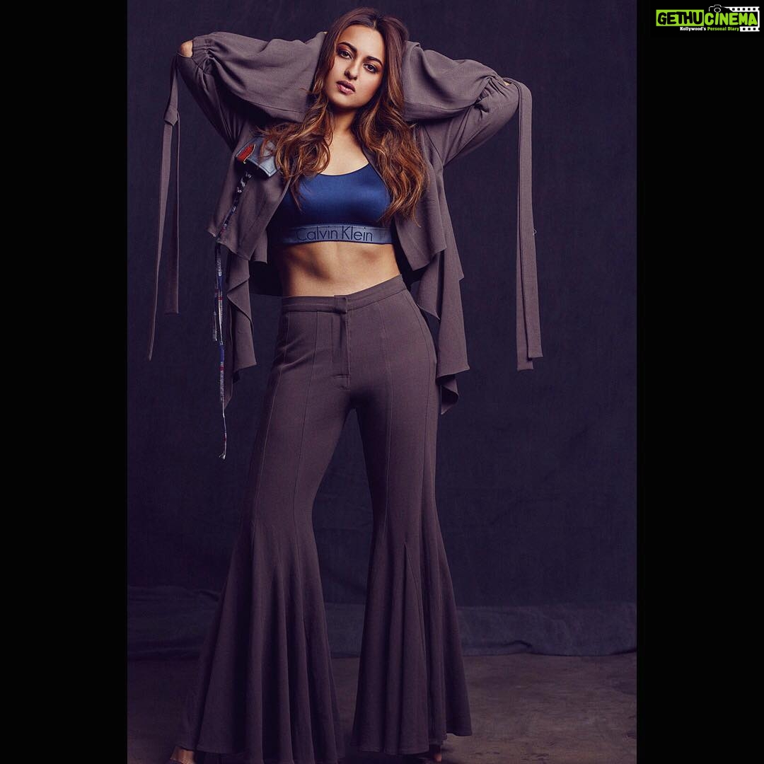 Sonakshi Sinha Instagram - If i can do it, you can too. Covering my ears so i cant hear any of your excuses. You want it, go get it. #mondaymotivation photo by @prasadnaaik, styled by @mohitrai, makeup @vardannayak, hair @themadhurinakhale