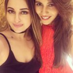 Sonakshi Sinha Instagram – Happiest birthday to my person. My number one! Love you to the moon and back…sister from another mister! How is it possible to not love someone who asks for a power bank as a birthday gift ?!?!? 😂😂😂 #birthdaygirl #bff #lifeline #dirtythirty #wegrowinguptoosoon