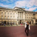 Sonakshi Sinha Instagram - No better way to wish my fellow Indians a #HappyIndependenceDay than in front of the Buckingham Palace! 70 years of freedom from this... i am able to stand here as a free Indian, all because of our martyrs and our soldiers, the salute is for them! #JaiHind #VandeMatram #ProudIndian #NeverForget London, United Kingdom