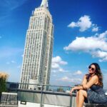 Sonakshi Sinha Instagram – Empire state of mind ☀️#sonastravels #newyorkcity #empirestatebuilding #rooftopwithaview Empire State Building