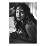Sonakshi Sinha Instagram - 'Black Magic Woman'... a series shot by @rohanshrestha on a powerless Monday afternoon. Beauty by @makeupwali and metal by @amrapalijewels. 🖤 #monochromemagic #blackandwhite #blackmagicwoman #shadowplay Bandra World of Storytellers