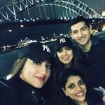 Sonakshi Sinha Instagram - Everyone fit along with the #harbourbridge AND the #sydneyoperahouse 🙌🏼 #superselfie #sonastravels #foreversquad Sydney Harbour Bridge